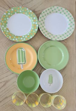 Plastic Dinnerware