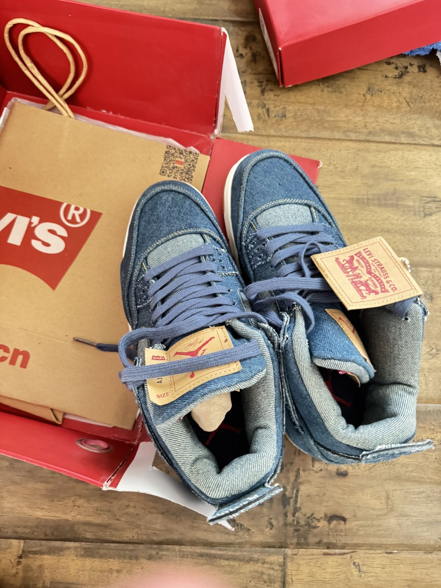 Jordan 4 Levi’s 