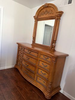 Queen Bed , 2 nightstands, Wood Dresser with Mirror