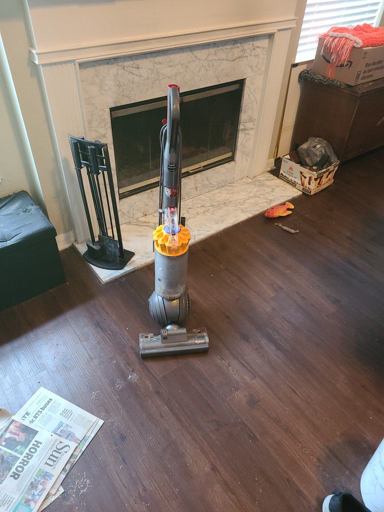 DC40 Dyson upright vacuum cleaner