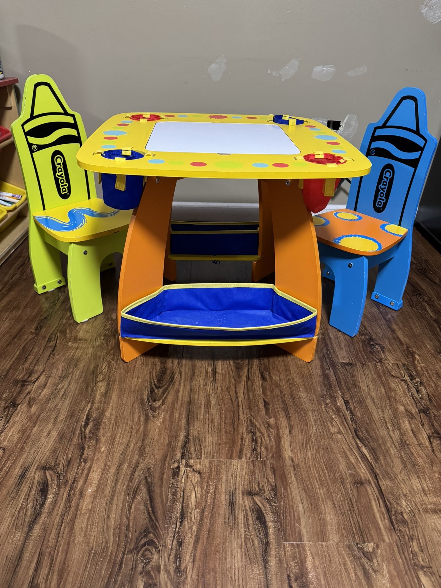 crayola wooden kids table With Chairs
