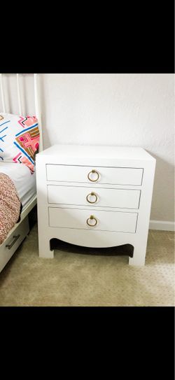 Villa and house White 3-Drawer Nightstand with Gold Ring Pulls
