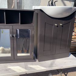 Beautiful Vanity For Sale Not Free $300