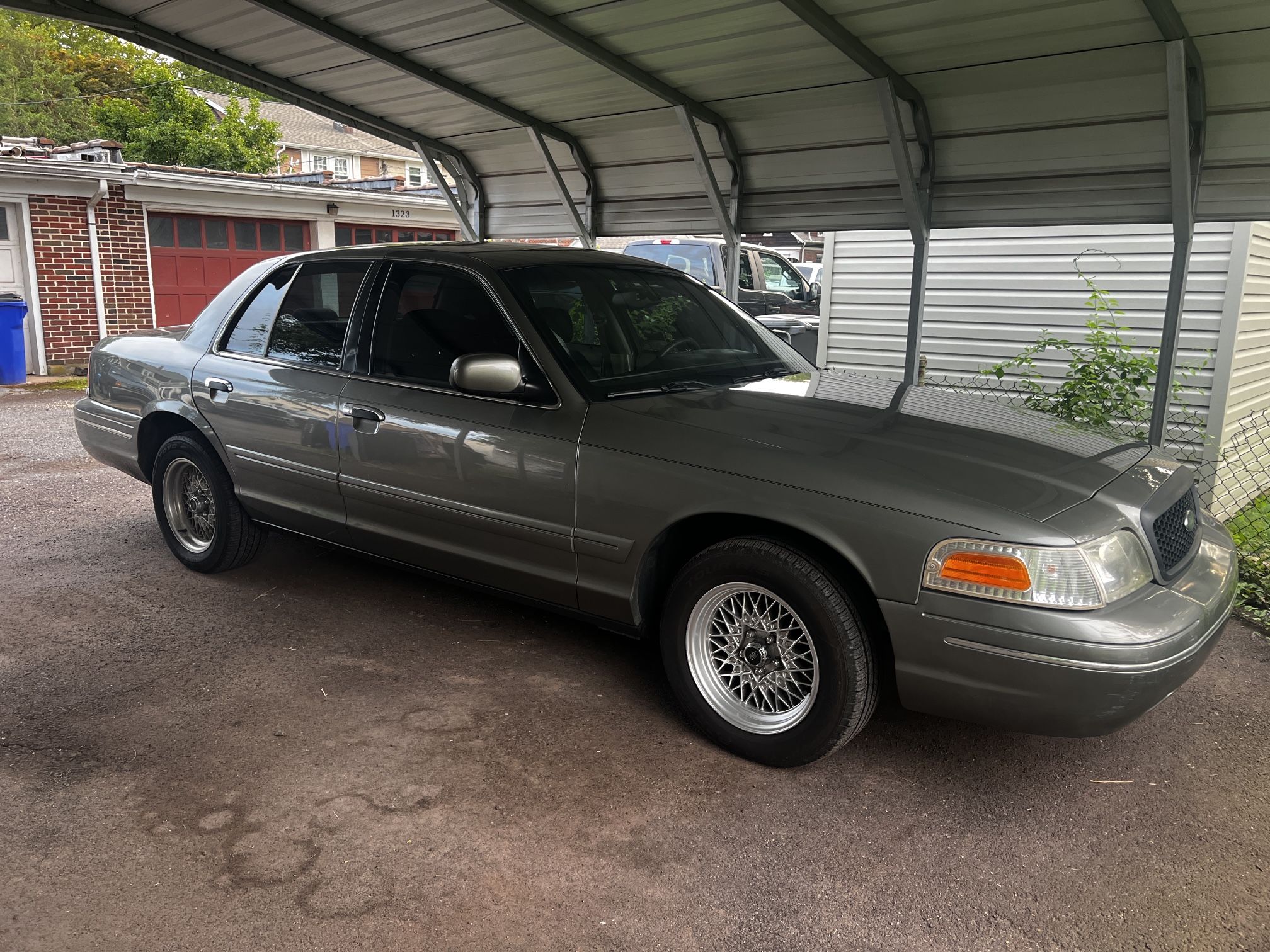 2002 Ford Crown Victoria