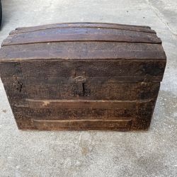 Antique Civil War Metal Trunk 