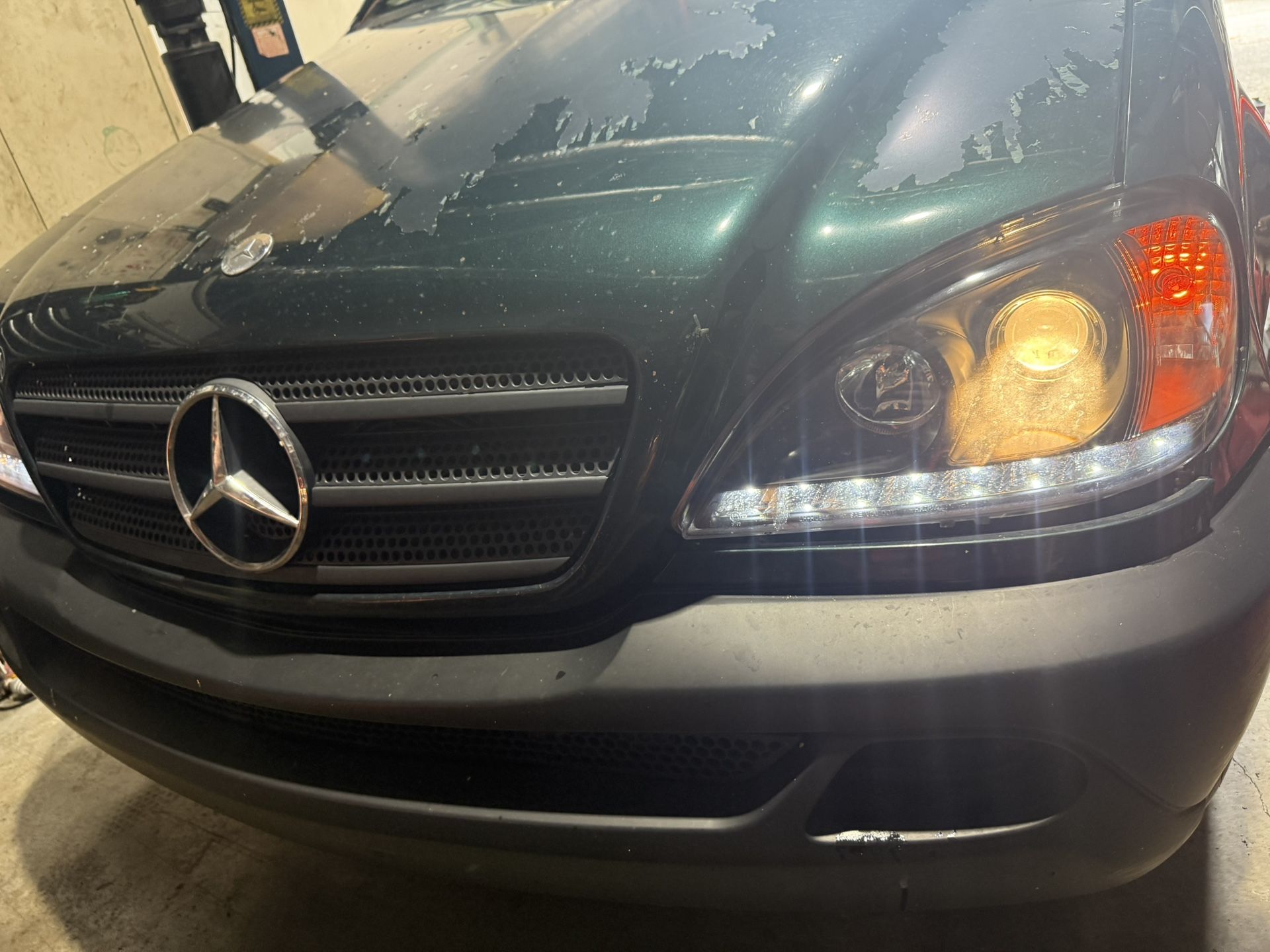 2002-2005 Mercedes ML320 Projector LED Headlights