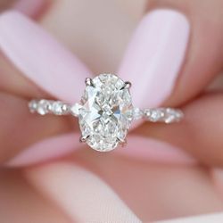 Oval Cut Engagement Ring 