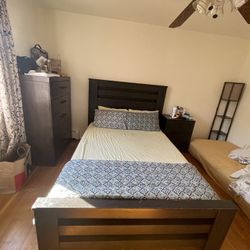 Bedroom Set 3 Pieces  $400 Or Best Offer