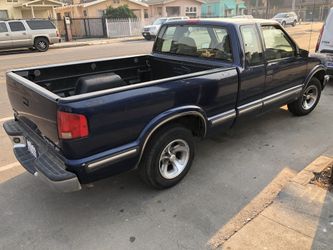 1998 Chevy S10 extended Cab Pick-Up Truck Like New for Sale in San Leandro,  CA - OfferUp