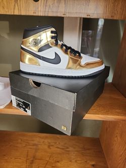 Tenis AIR JORDAN 1 MID SE