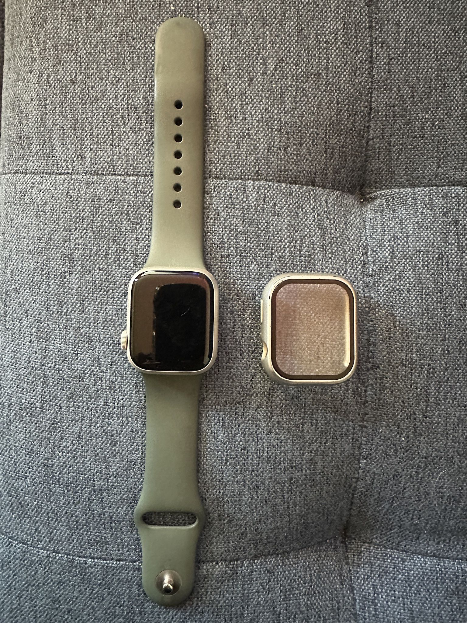 Apple Series 8 Watch with Charger 