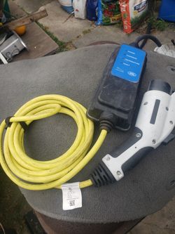 Jaguar/Land Rover charging cable in good condition ready to use