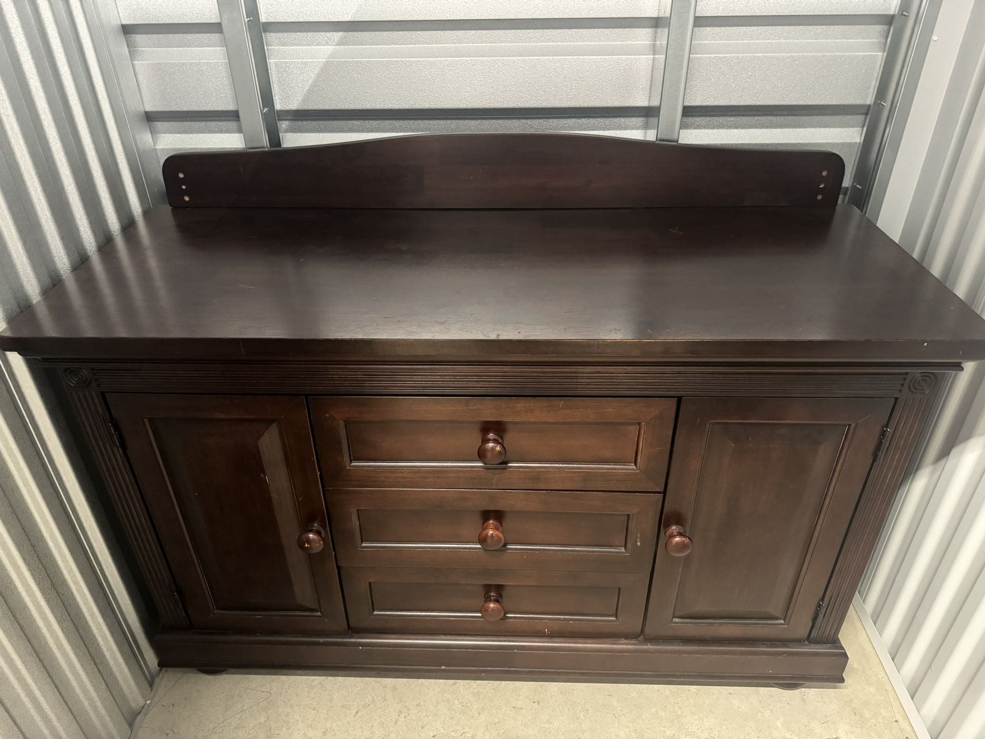 Baby Italia Solid Wood Changing Table/Dresser