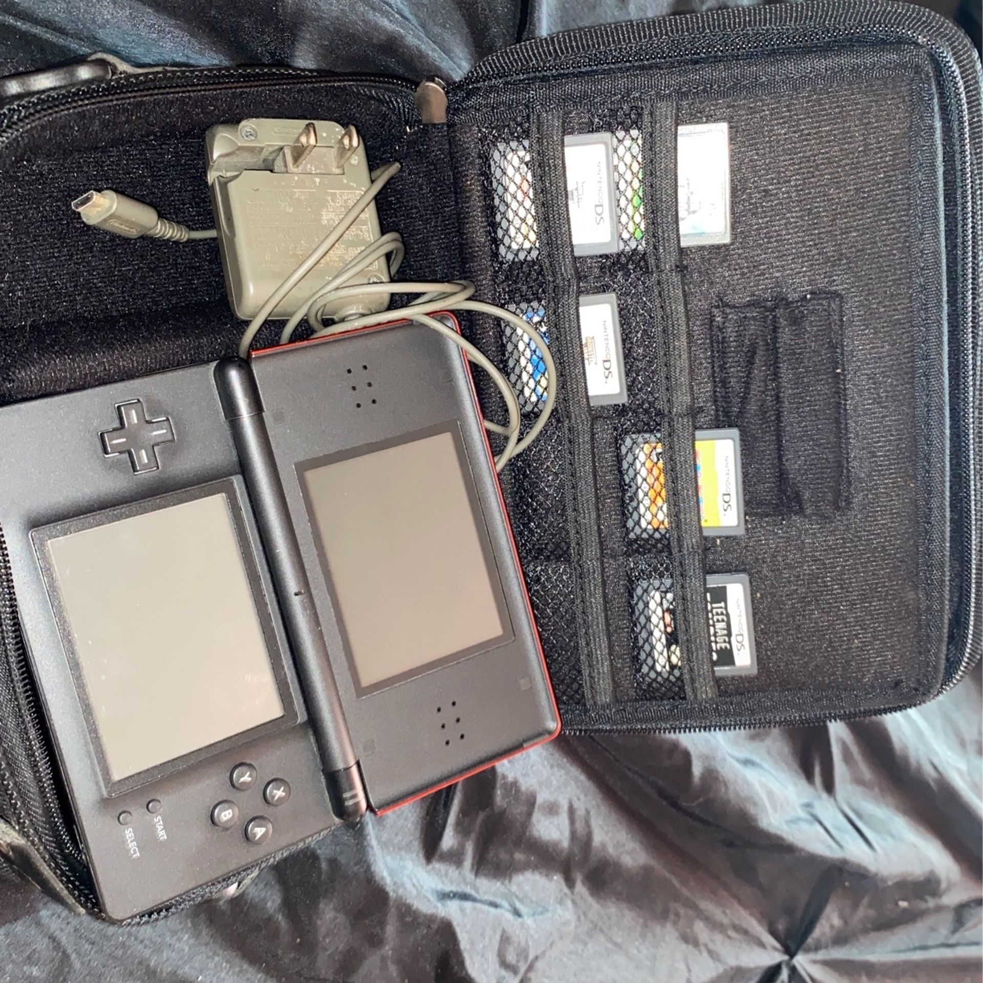 Nintendo DS lite with games