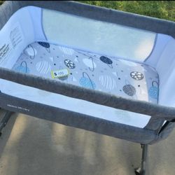 FOR SALE 🚨 Bedside Bassinet - $100 OBO