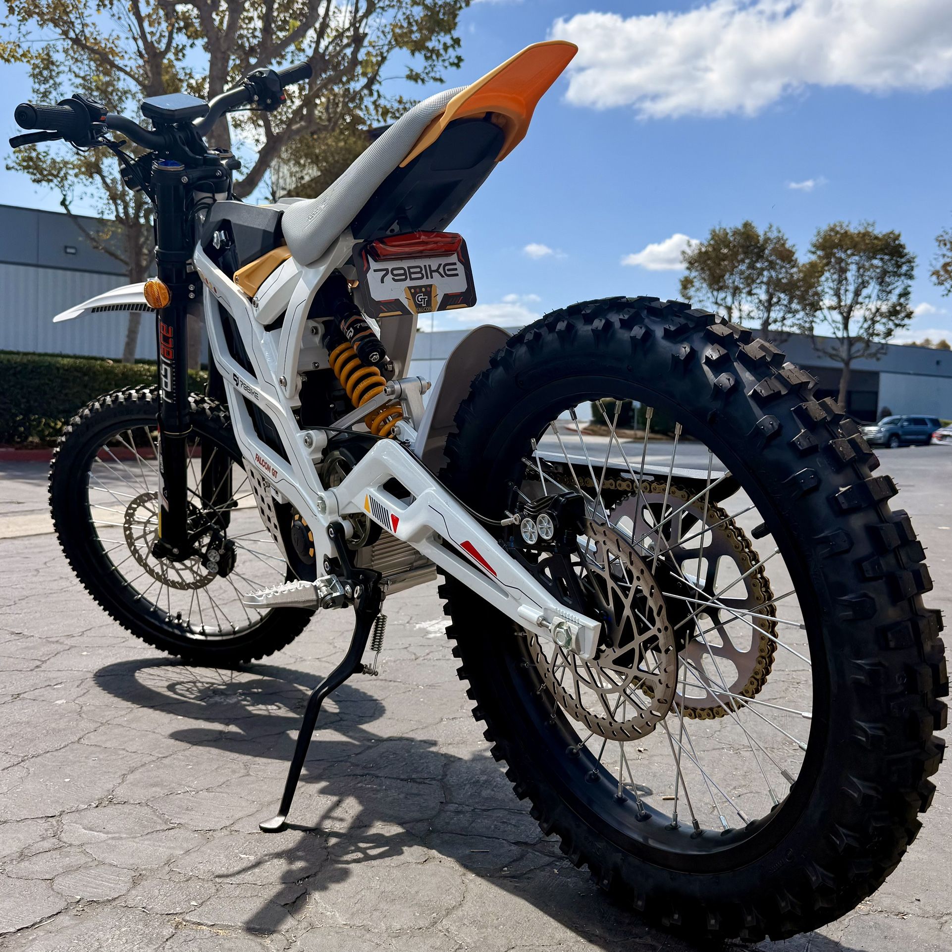 ELECTRIC OFF-ROAD DIRT BIKE