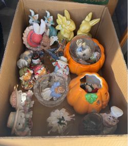 $10 Box of holiday decor!