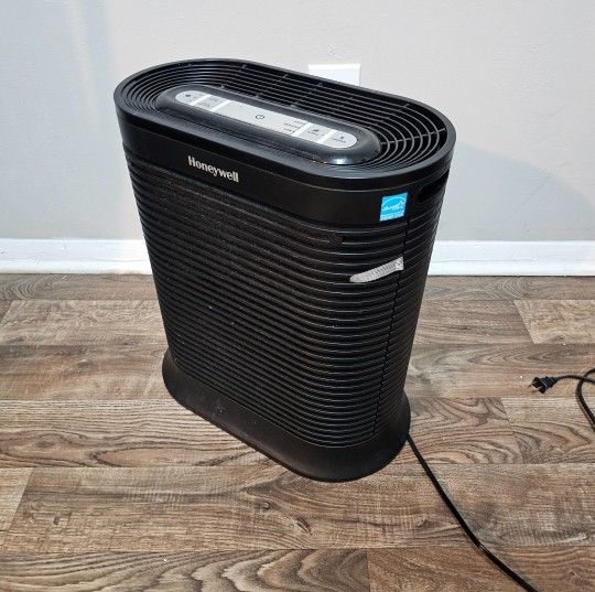 Honeywell HPA200 HEPA Air Purifier for Large Rooms - Microscopic Airborne Allergen+ Reducer