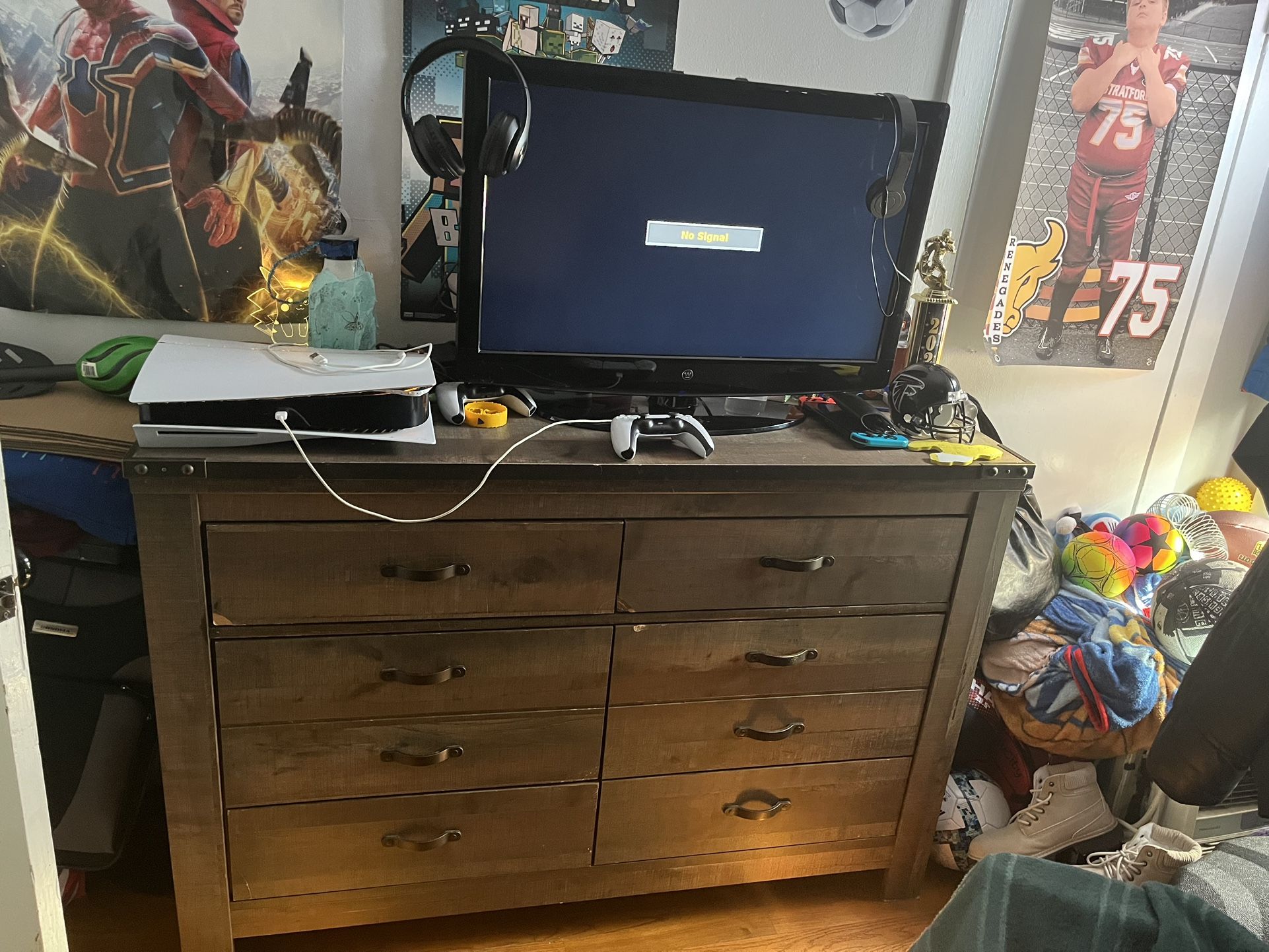Tv And Dresser
