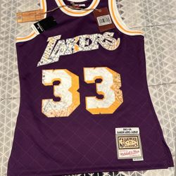 Lakers Authentic Throw Back Jersey Kareem Abdul - Jabbar 1(contact info removed)