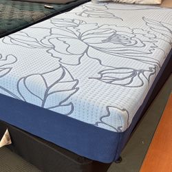 Queen Hybrid Mattress With Free Adjustable Base 