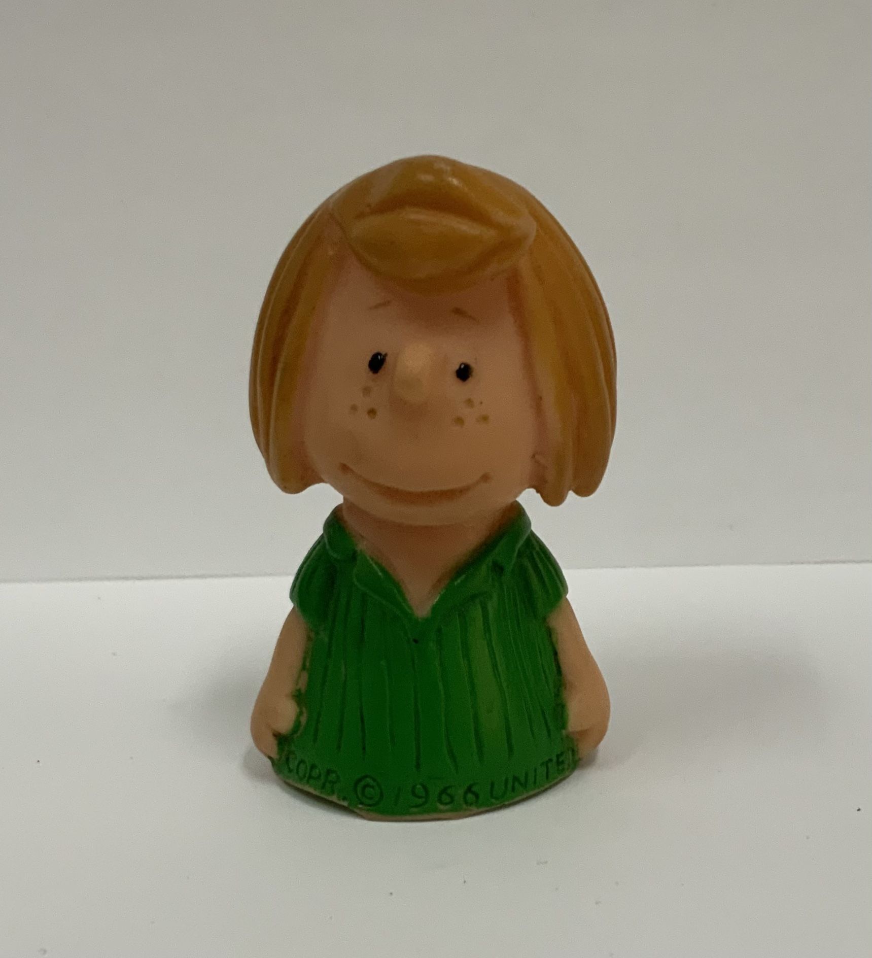 Peanuts Peppermint Patty 1966 2 Inch Finger Puppet