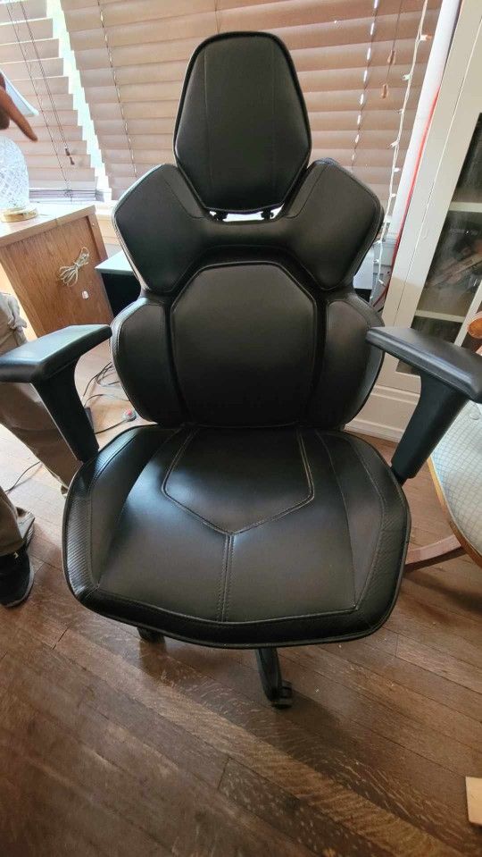 Black Leather Swivel Gaming Chair