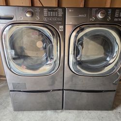 SET  LG WHASER  AND  GAS  DRYER  FRONT LOADER  LIKE NEW  