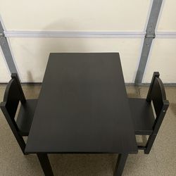 Children’s Solid Wood Desk And Chairs