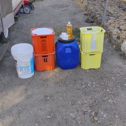 8)- Bottles Of Muratic Acid 1)-50 Ib Of Chlorine Tabs 8)- Bottles Of Sani Color and 1 Big Bin 