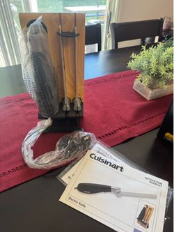 Cuisinart CEK–40 Electric Knife (BRAND NEW)