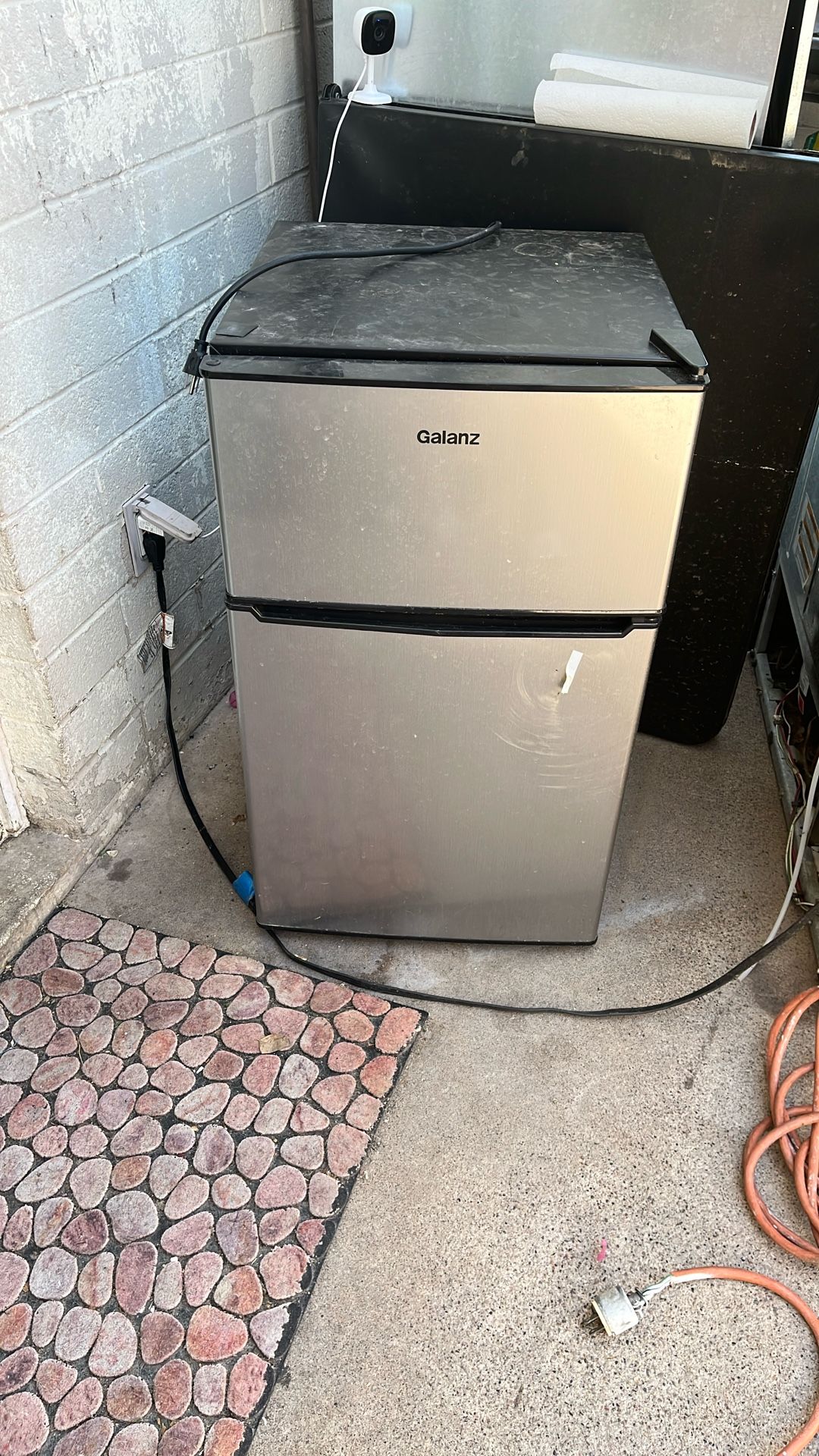 Galanz Mini Refrigerator 