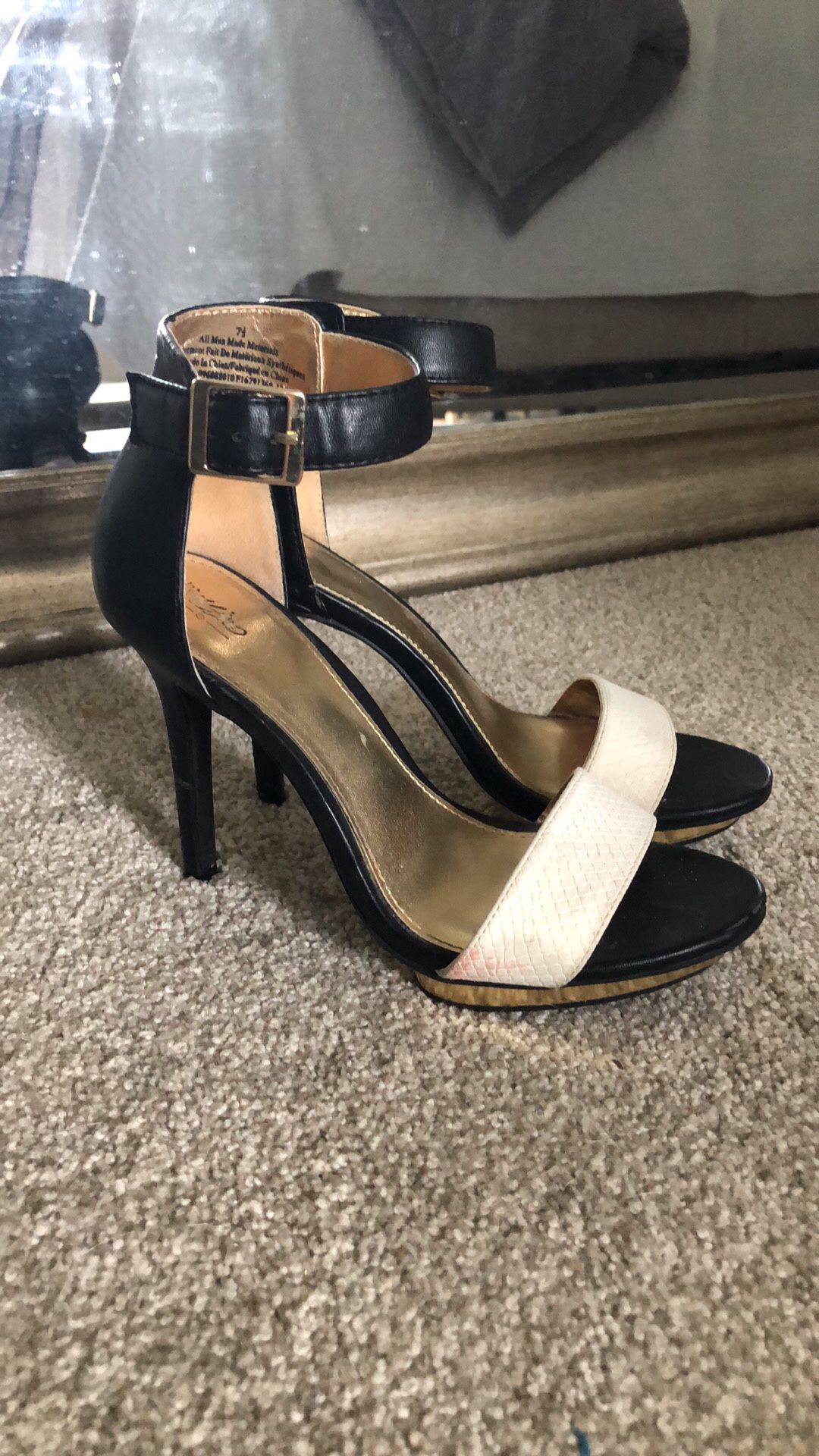 Black Heel with White Strap - size 7.5