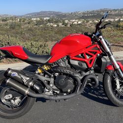 2015 Ducati Monster 821