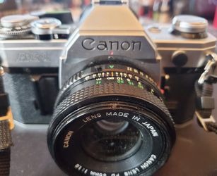 EUC CLASSIC CANON AE-1 35MM FILM CAMERA W/50MM LENS MADE IN JAPAN - PERFECT FOR STUDENTS