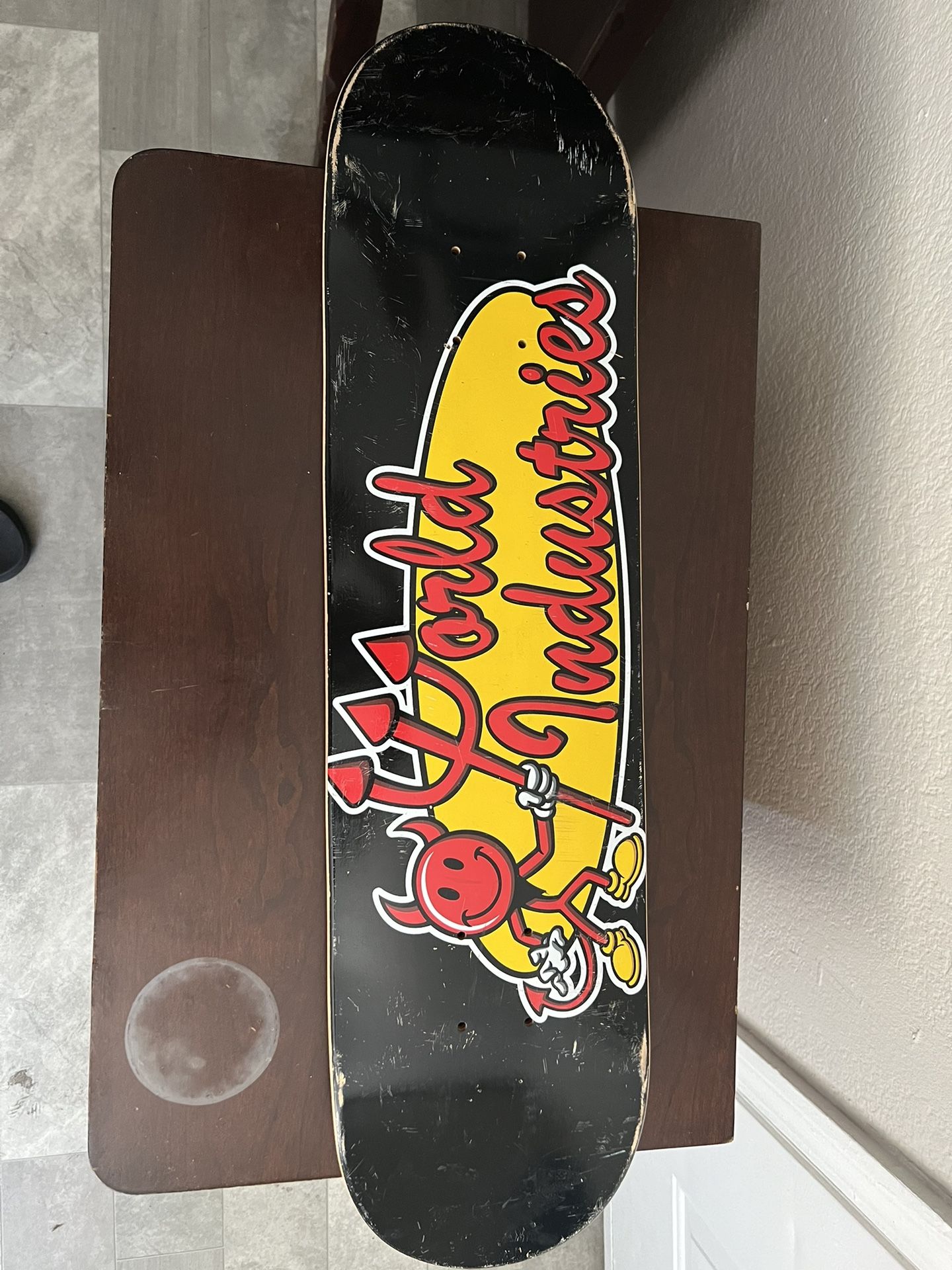 Skateboard: World Industries