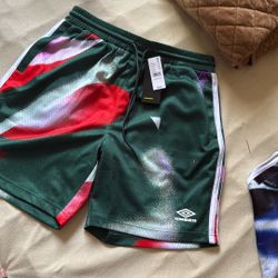 Umbro Shorts 40$