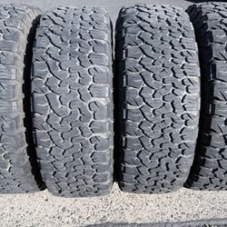 (4) 285/70R17 Bfgoodrich All Terrain