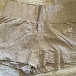 Gray Nike Size Medium Shorts 