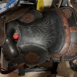Leather Saddle 