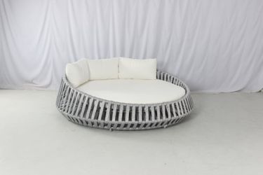New Outdoor Round Daybed