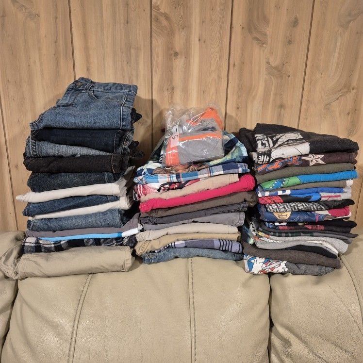 Boys Clothes - Box Of Boys Clothes Between Random Sizes From 7 - 12