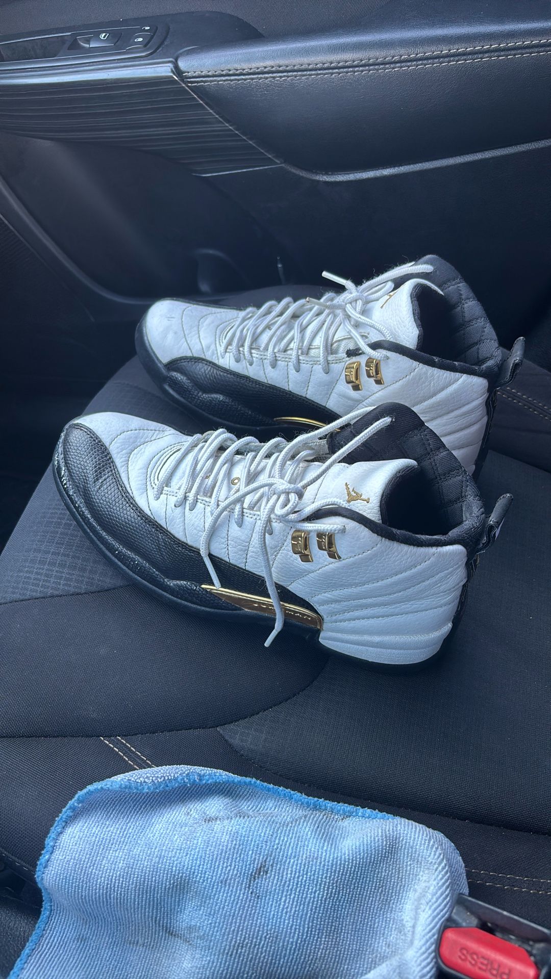 Air Jordan 12 Retro “Royalty Taxi”