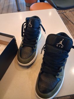 Air Jordan 1 Mid High-Top Sneakers
