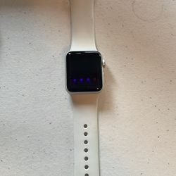Apple Watch Series 3 38mm Silver Aluminum White Sport Band (GPS)
