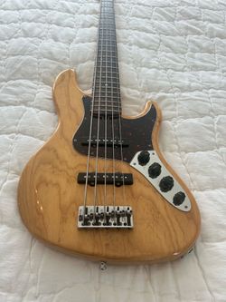 Fender Jazz Bass American Deluxe V