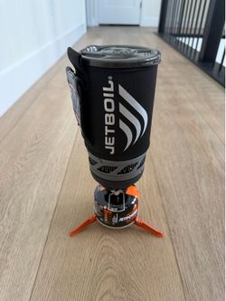 Jetboil Flash 1.0L Camping Stove System + Full Jetboil canister and pot support