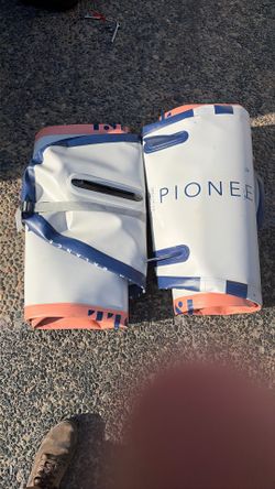 2 Paddle boards Isle Pioneer