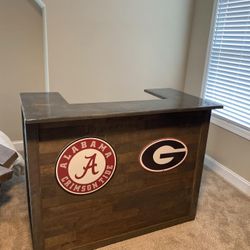 Bars and Reception desk for homes and commercial use custom built.