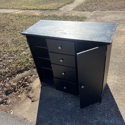 Free Dresser Clothes Holder